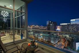 8 condos on the strip with amazing