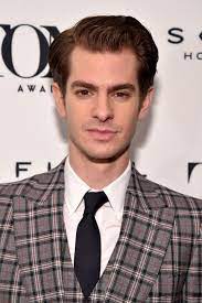 Covering the entirety of andrew garfield's career, including modeling and head shots and great pictures of andrew garfield's abs, this is a rankable list of all of andrew garfield's sexiest looks and moments. Andrew Garfield Starportrat News Bilder Gala De