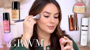 grwm trying on pr makeup application