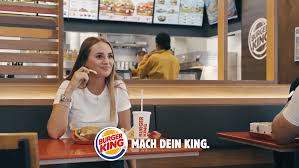 Sin duda, su auténtica especialidad son las hamburguesas, aunque en su carta es posible encontrar otros muchos productos. Burger King Neuer Claim Mach Dein King