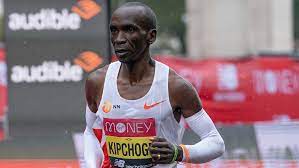 The kenyan world record holder was out in a race of his own after the challenge of compatriot jonathan korir (who finished in 2:06:40) ended with half an hour left to run. Eliud Kipchoge Sets Next Marathon Before Olympics Track And Field