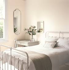 white bedroom ideas for summer sleeping