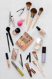 what s in my makeup bag 2020 jennifer