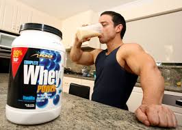 eating protein supplements with your