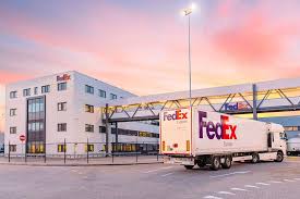 fedex express vergrößert road hub