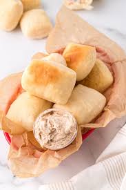 texas roadhouse rolls love bakes good