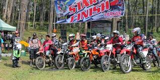 Star rims and accessories by: Dandim 0713 Brebes Melepas Club Motor Trail