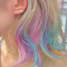 I have blonde hair which is kinda on the dark side, i really wanna hair chalk it another colour (washes out first time) either brown or purple? Pastel Dip Dyed Ends Could Be Done With Hair Chalk On Super Light Blonde Pastel Rainbow Hair Dip Dye Hair Dyed Ends Of Hair