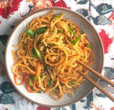indo chinese vegetable stir fry noodles
