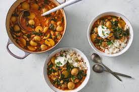 https://cooking.nytimes.com/recipes/1019772-spiced-chickpea-stew-with-coconut-and-turmeric gambar png