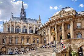 L'histoire du palais de justice de paris, qui se situe sur l'île de la cité, se confond souvent avec celle de la ville. Palais De Justice In Paris France Insight Guides Blog