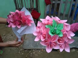Saya cuma mau share bagaimana cara membuat bunga dari kertas. Cara Membuat Buket Bunga Dari Kertas Origami