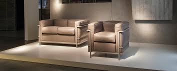 Doch nicht nur gerade kanten und ecken wie die des lc2 sofas lassen sich aus stahlrohren formen. Lc2 Sofa Cassina