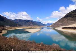 雅鲁藏布江美丽江水西藏旅游风景图图片下载- 魔力设