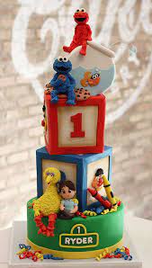 find awesome first birthday cakes