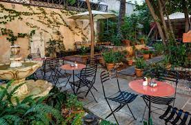 garden restaurants cafés in athens