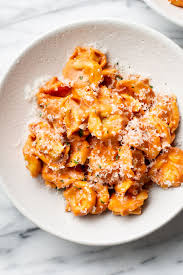 creamy tomato tortellini one pan