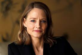 Eight years after publicly coming out on stage at the golden globes, the actress sealed her win this year with a kiss on the lips from her wife, alexandra hedison. Jodie Foster Sie Steht Ihrer Mutter Bei Gala De