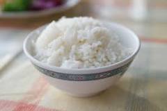 Which is better steamed rice or boiled rice?