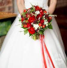 Красно-белый свадебный букет с амарилисами — Каталог цветов — Доставка  цветов, букетов по городу Мытищи.