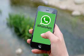Comment ajouter un contact dans un groupe WhatsApp : nos astuces