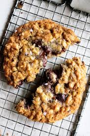 brown er oatmeal cookies with