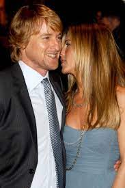 Owen wilson is an american actor, producer, screenwriter, and comedian.he was born in november 18, 1968 in a city known as dallas, texas.wilson attended new mexico military institute and the university of texas at austin, where he pursued a bachelor of arts degree in english. Owen Wilson Who2