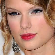 taylor swift makeup gray eyeshadow