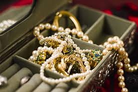 9 best places to sell jewelry in