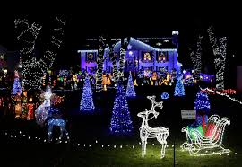 12 Places To Check Out The Best Holiday Lights In Greater
