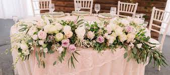 The average cost for wedding flowers is $1,400 for a small wedding (10 pieces) to $5,500 (50 pieces). The Average Cost Of Wedding Flowers Florists Review