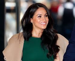 Meghan markle at a 2006 great chefs of la event. Meghan Markle S Favorite Makeup Skin Hair Products Meghan S Beauty Essentials