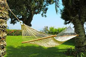 Most outdoor hammocks contain a blend of polyester and cotton or nylon, with fading. 6 Best Backyard Hammocks Buying Guide Recommendations Trees Com