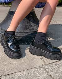 So, i took that as my cue to learn what i could about the fashion and footwear juggernaut. Asos Design Mandarin Chunky Lace Up Flat Shoes In Black Asos