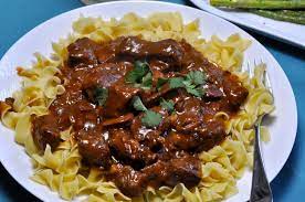 slow cooker beef stroganoff with french