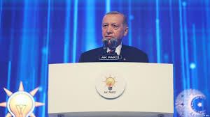 Nürnberg'de asılan Erdoğan seçim afişleri tartışma yarattı – DW – 01.05.2023