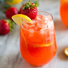 amazing homemade strawberry lemonade