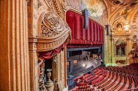 chicago theatre historic theatre