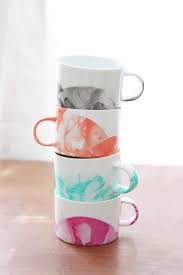 diy marbled mugs with nail polish with