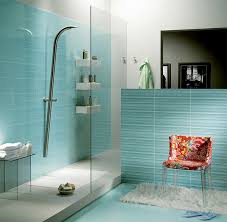 Moderne badezimmer von heleen rombout interieurarchitect bni. Kleines Bad Fliesen Helle Fliesen Lassen Ihr Bad Grosser Erscheinen