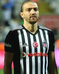 He has been teammates with dutch player dirk kuyt on fenerbahce sk. Caner Erkin