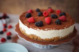 Flacher kuchen mit süßem oder salzigem belag. Tiramisu Torte Mit Fruchten No Bake Kuhlschranktorte Sallys Blog