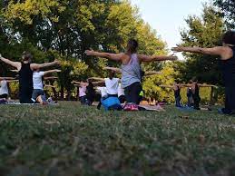 outdoor yoga cles in milwaukee