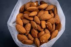 How do you know when almonds are bad?