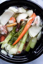 vegetable broth in the slow cooker