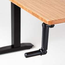Unfortunately one of the biggest drawbacks to the crank desk is the effort required to make them move from sitting to standing. Jarvis Kurbelverstellbarer Stehschreibtisch Fully De Fully De