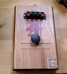 Today i show you how i made a simple cigar box/humidor with a lid and a cedar lining. Cool Cigar Box Projects
