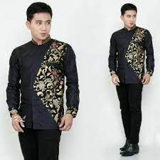 Selain bahan yang nyaman, desain baju batik pria juga menjadi salah satu pertimbangan untuk memaksimalkan gaya keseharian atau profesional. 56 Model Baju Batik Pria Kekinian Terbaru Muda Co Id