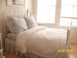 You can find here detailed instructions on ikea leirvik double bed assembly. White Cottage Chic A Shabby Chic Bed Zimmer Gestalten Zimmer Einrichten Und Wohnen
