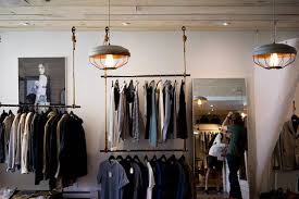 Jenis peluang bisnis butik yang selanjutnya adalah butik yang menjual berbagai pakaian batik. Contoh Laporan Keuangan Sederhana Toko Baju Dan Distro